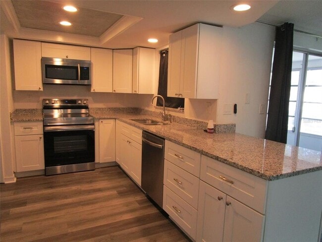 Building Photo - 7226 San Moritz Dr