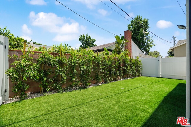 Building Photo - 7642 Orion Ave