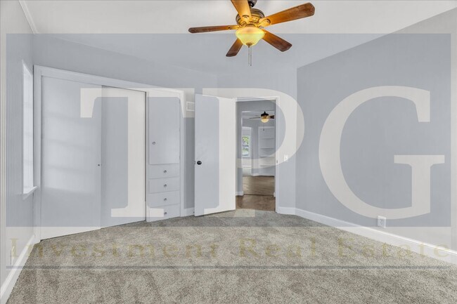 Building Photo - 9901 E Linwood Blvd