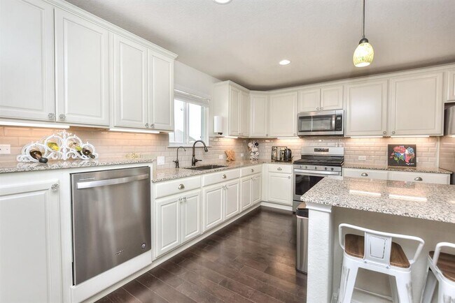 Building Photo - 705 Kitty Hawk Rd