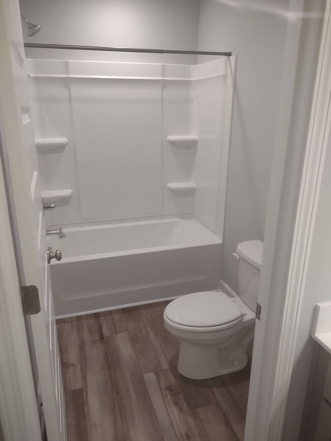 Building Photo - **$800.00 OFF THE FIRST FULL MONTHS RENT W...