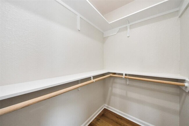 Building Photo - 2804 Bringhurst St