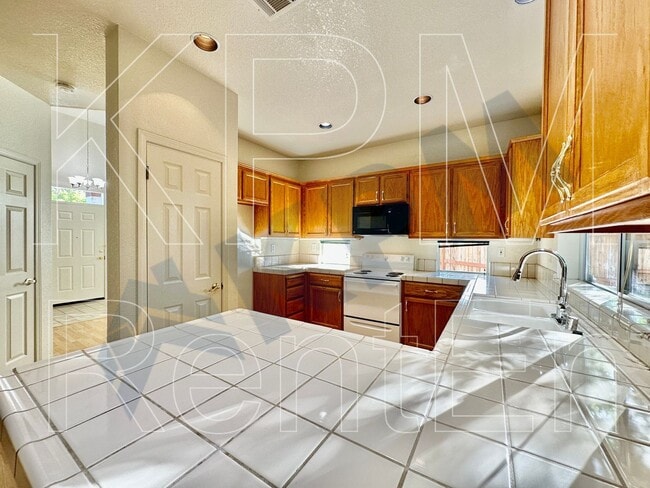 Building Photo - 3059 Carousel Cir