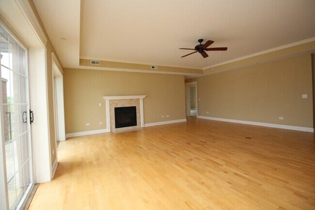 Building Photo - 10765 Clocktower Dr