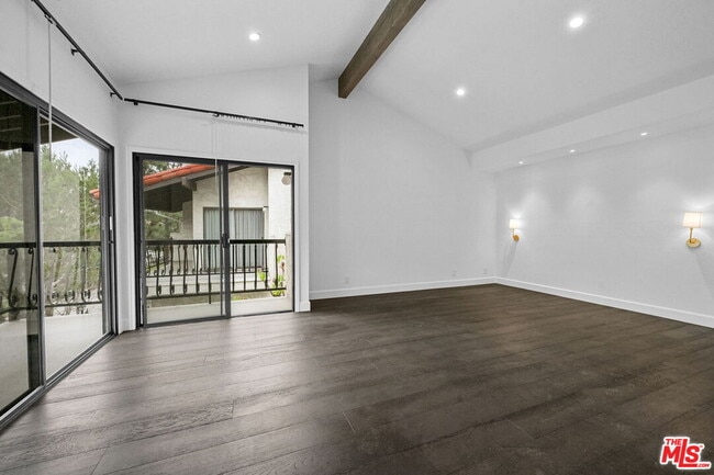 Building Photo - 1486 Palisades Dr