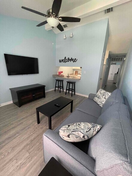 Building Photo - 503 China's Cove