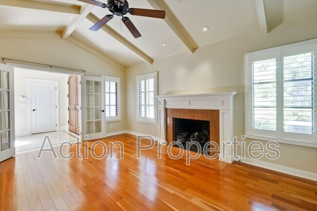 Building Photo - 450 Juanita Way
