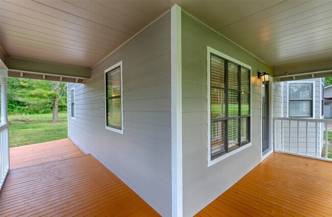 Building Photo - 22311 Warwick Glen Dr