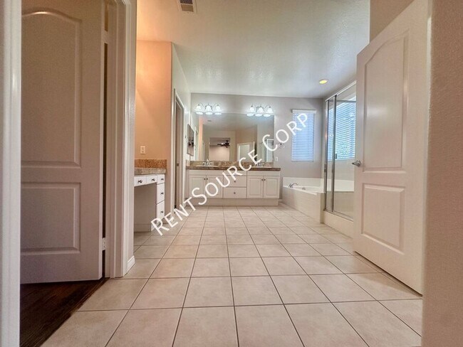 Building Photo - 16339 Mountain Ln