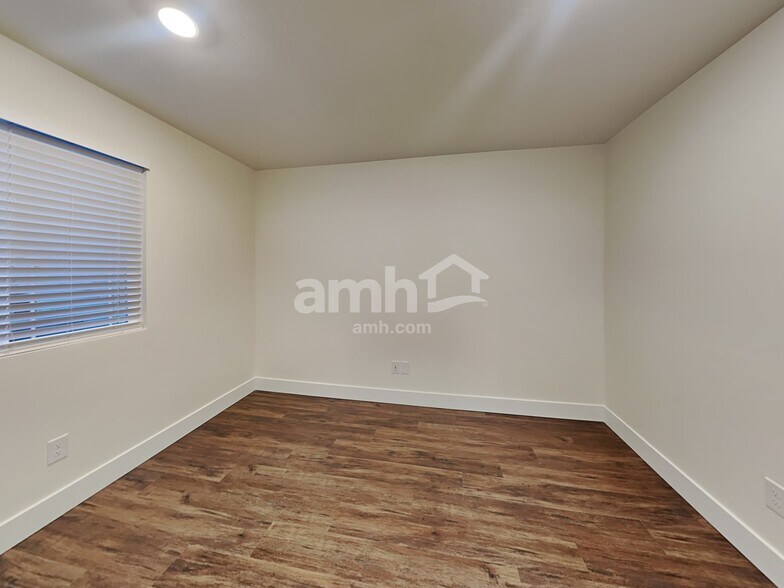 Building Photo - 4036 S Slate Creek Ave