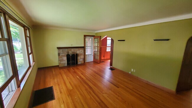 Building Photo - 5269 Sidney Rd