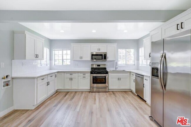 Building Photo - 19924 Welby Way