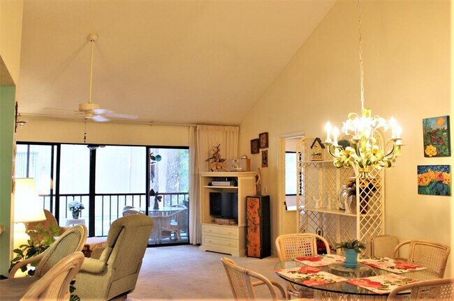 Building Photo - 1716 Glenhouse Dr