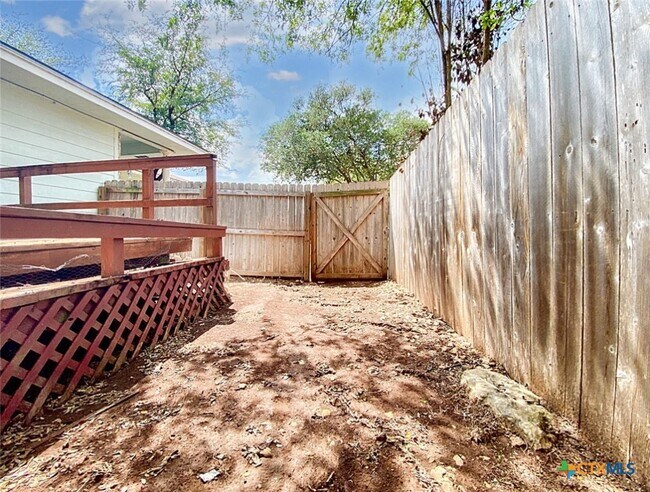 Building Photo - 109 Hughson Dr