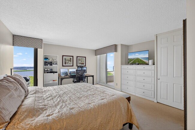 Building Photo - 5550 N Ocean Dr
