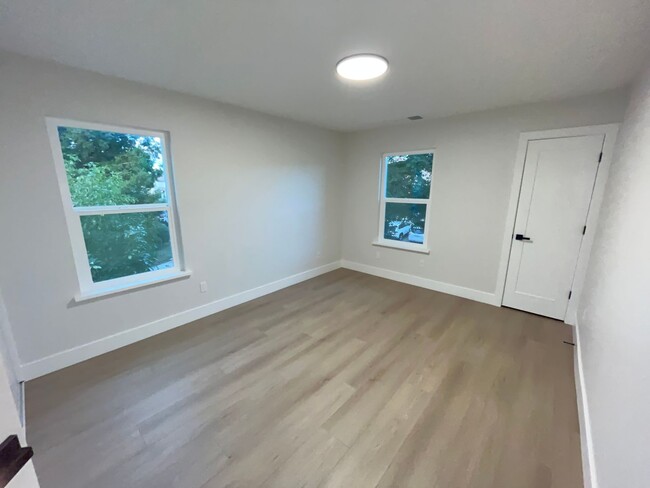 Building Photo - Fully Remodeled with Many Upgrades, A Must...