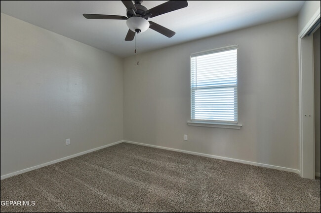 Building Photo - 516 Logwood Ave