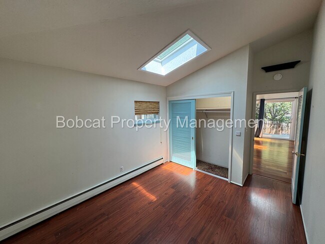 Building Photo - 3 Bed, 2 Bath Home Located in West Carson ...