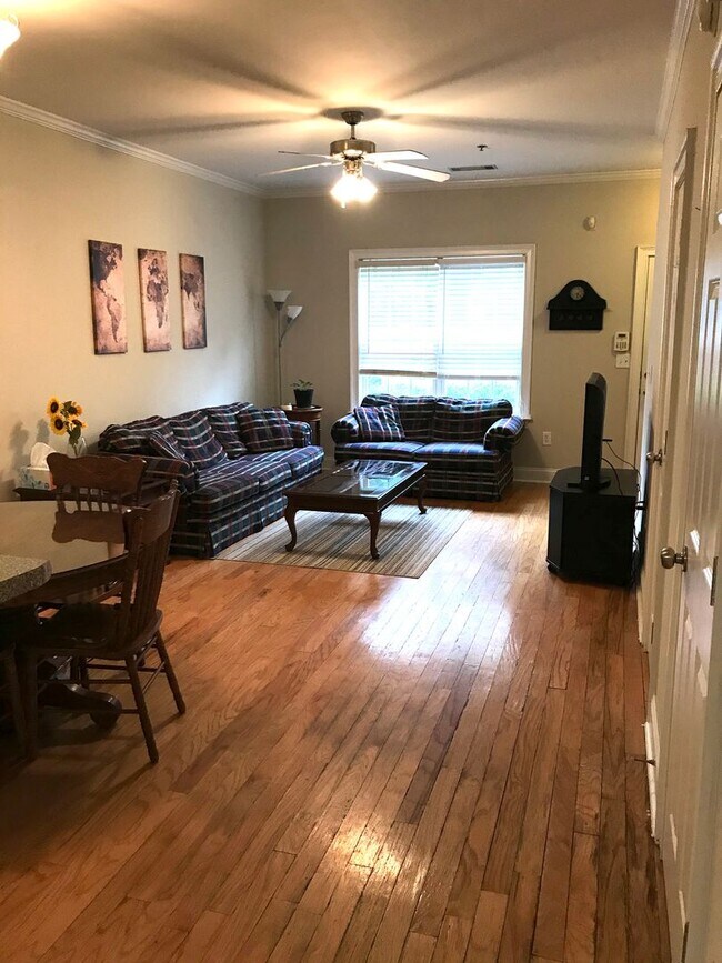 Building Photo - Stones Creek Townhome Condo!