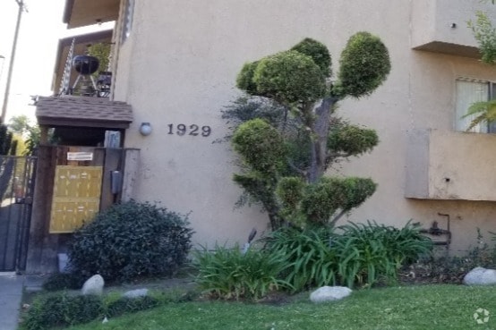 Beautiful West Los Angeles Apartment. - 1929 S Barrington Ave