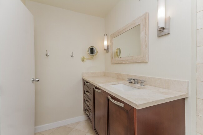 Building Photo - 440 N Wabash Ave