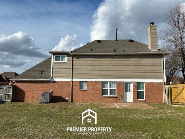 Building Photo - Newly Renovated 3-Bedroom Home for Rent in Memphis, TN - 2-Story Home with Garage & Fenced Yard