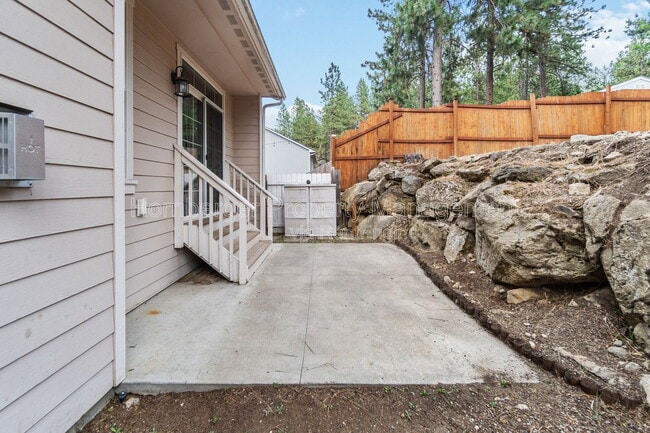 Building Photo - 6106 E 14th Ln