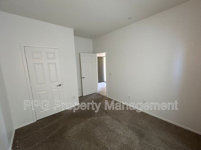 Building Photo - 21217 W Holly St