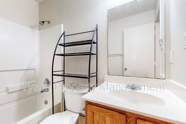 Building Photo - 1934 Tierra De La Luna Dr SW