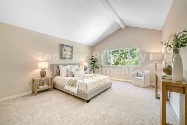 Building Photo - ***Beautiful 3 bed / 2.5 bath / 1,975 sqft House in the Vista/Shadowridge Neighborhood - Availabl...