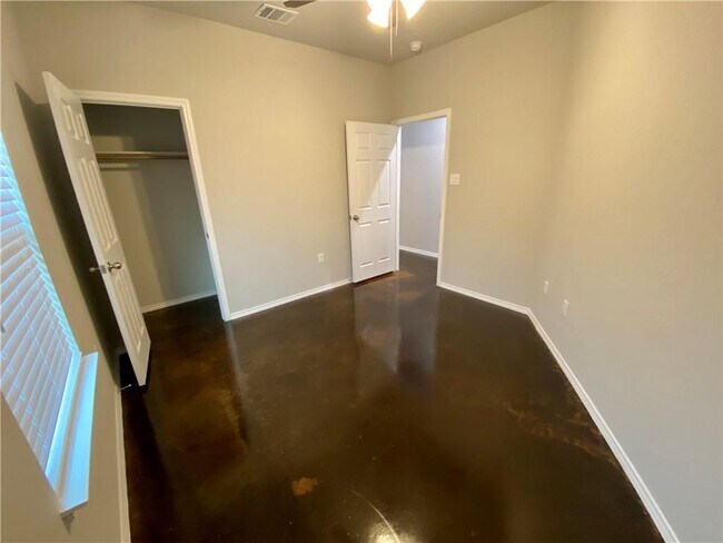 Building Photo - 1505 Lucille St