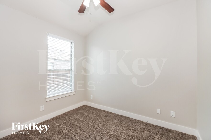 Building Photo - 21607 Royal Troon Dr