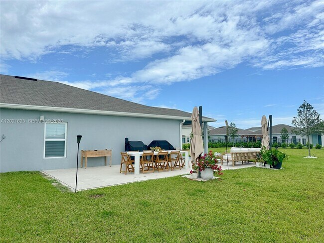 Building Photo - 603 Lychee Ln