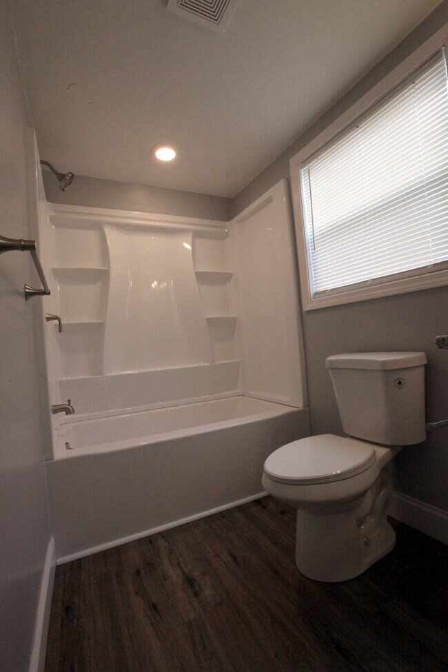 Building Photo - 34 Chalet Dr