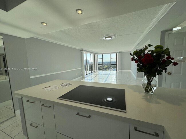 Building Photo - 3625 N Country Club Dr