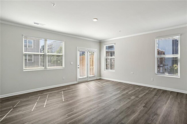 Building Photo - 3648 S Fulton Ave