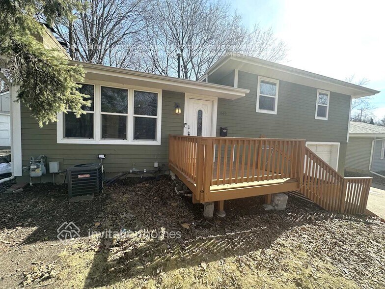 Building Photo - 1649 Ottawa Ave S