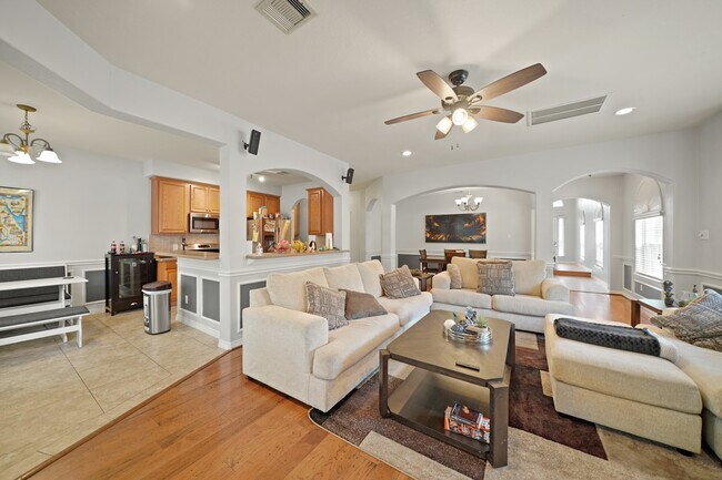 Building Photo - 6426 E Linpar Ct