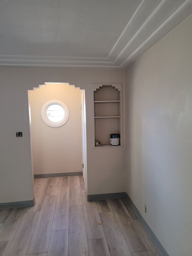 Building Photo - Supper cute 3 bedroom 1 bath house. This house has lots of charm.  The upstairs is one big bedroo...