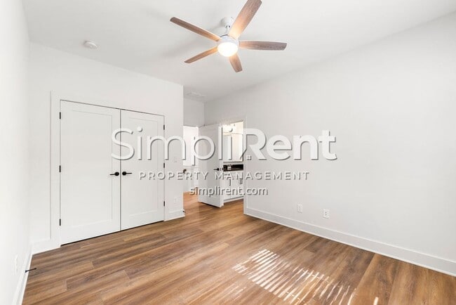 Building Photo - New 4/3 Home in East Point - 1st month fre...