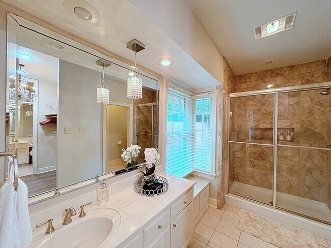 Building Photo - Beautiful Furnished home off Perkins Rd.