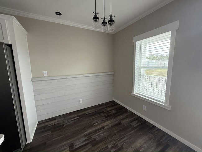 Building Photo - 3519 Campari Dr