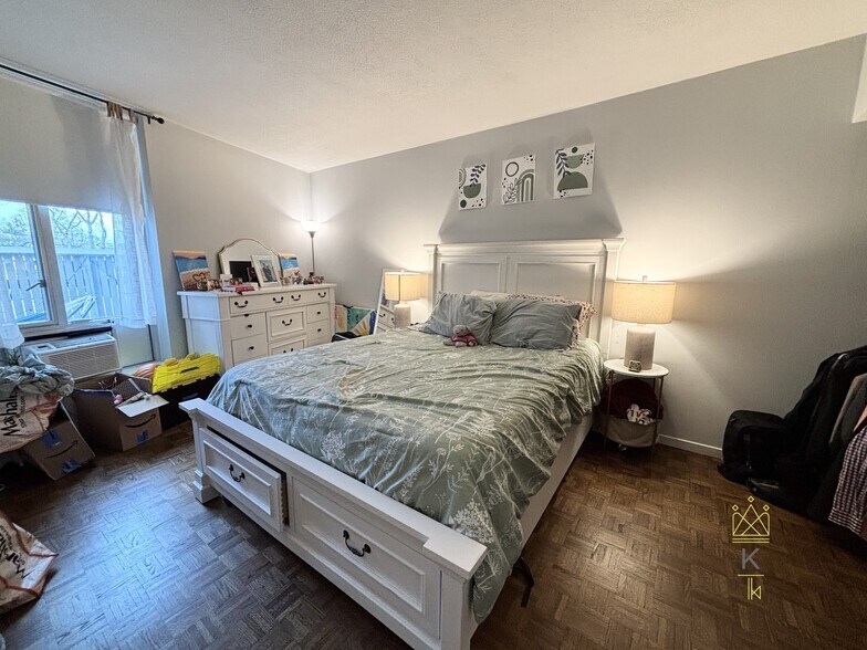 Building Photo - 19 Winchester St