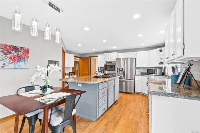 Building Photo - Rambler Style House nestled in the heart of Mountain Vie