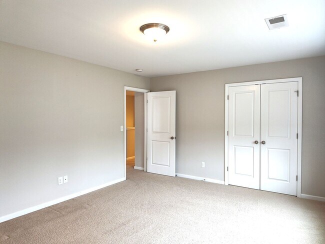 Building Photo - Beautiful 2 story home located in Berewick Community in Charlotte!