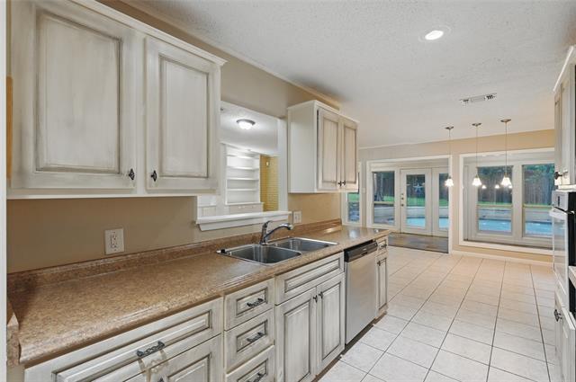 Building Photo - 1425 Wreyhill Dr