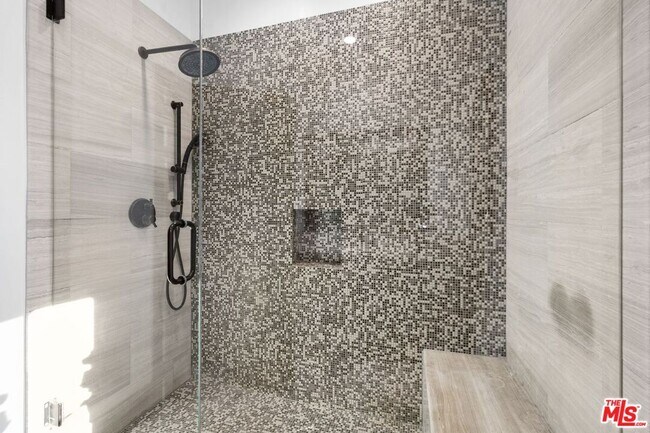 Building Photo - 2108 San Ysidro Dr