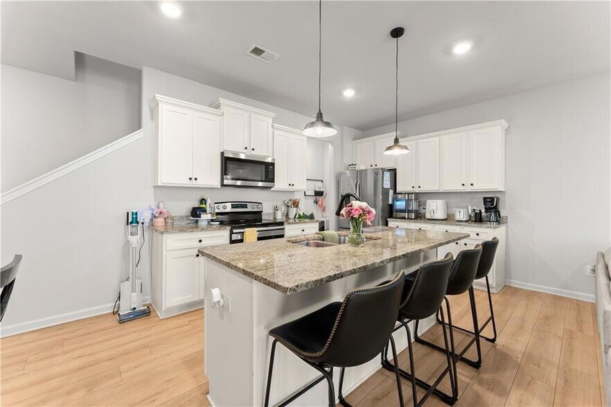 Building Photo - 3367 Abbey Way