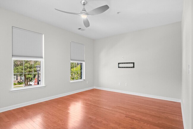 Building Photo - 2798 Howard Ave