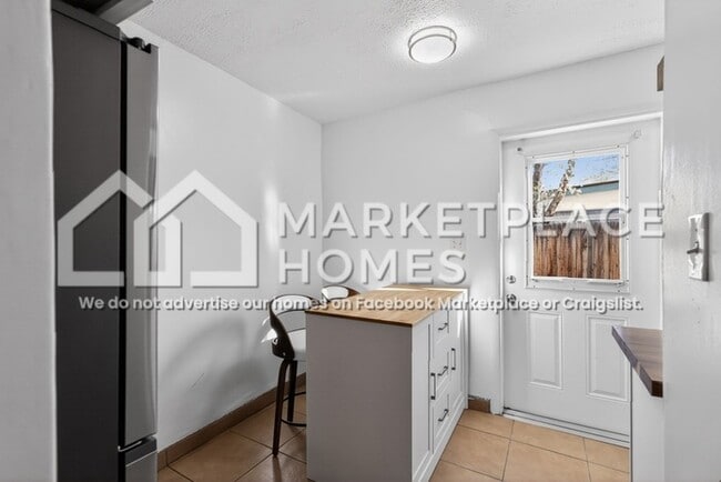 Building Photo - 1610 Jay St